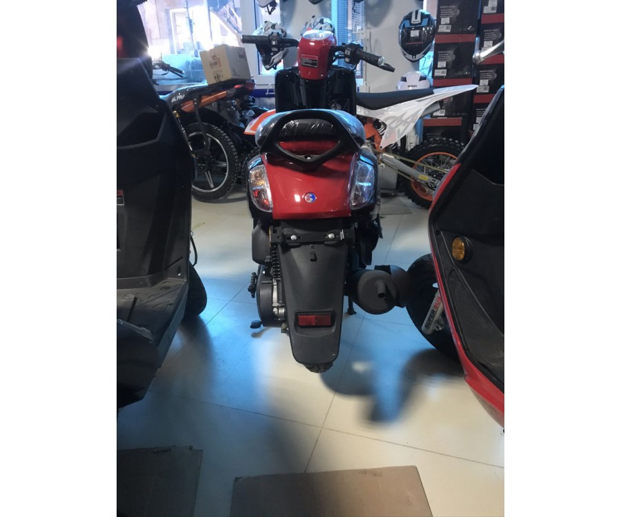 Скутер Millennium Modena